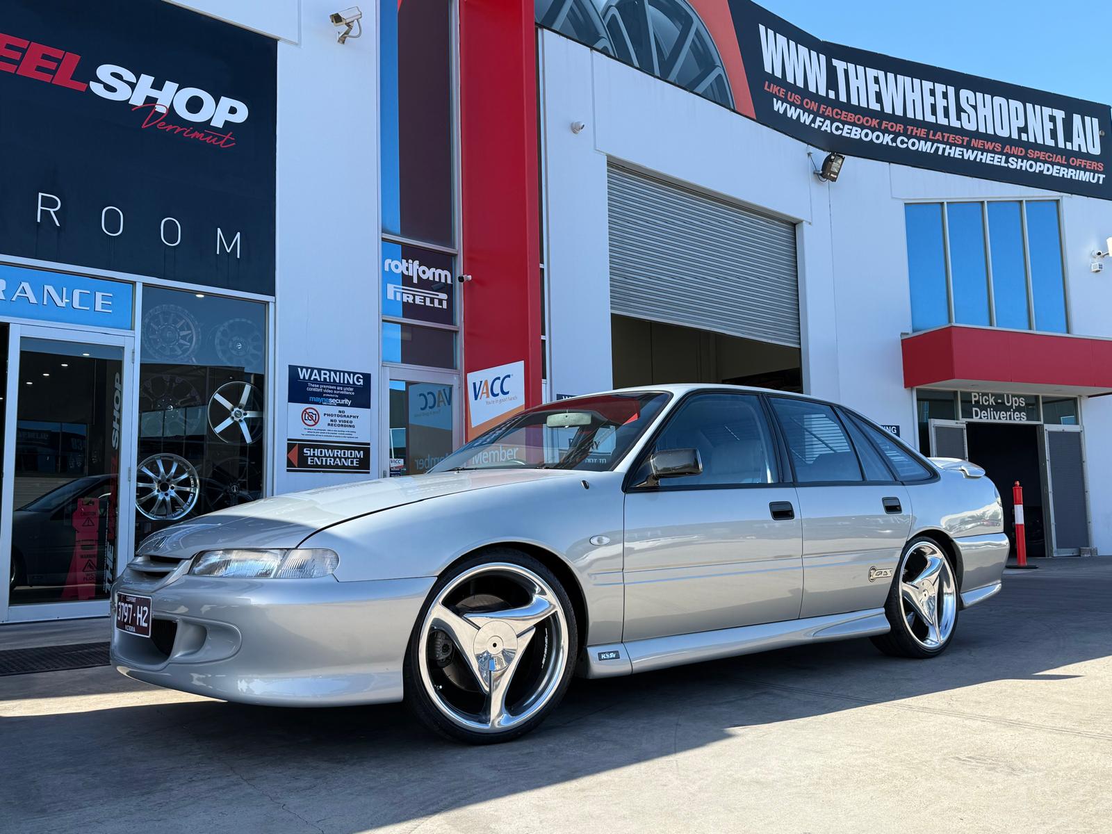 HSV CLUBSPORT WITH TRI SPOKE STYLE WHEELS |  | HOLDEN